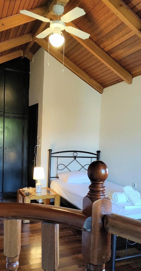 Dellas The House With The Loft. Ликсури Екстериор снимка